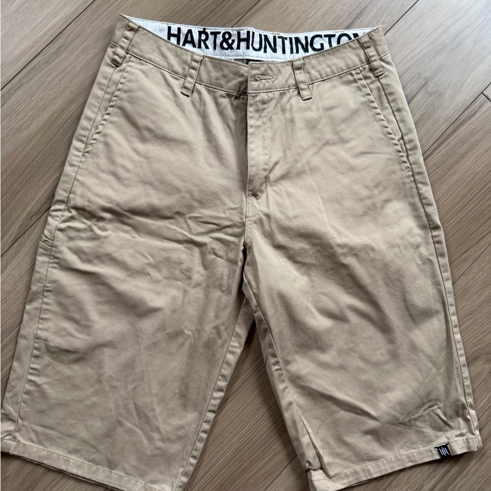Hart & Huntington Relaxed Chino Men's Tan Shorts. 14” inseam. Sz 30. Y2K